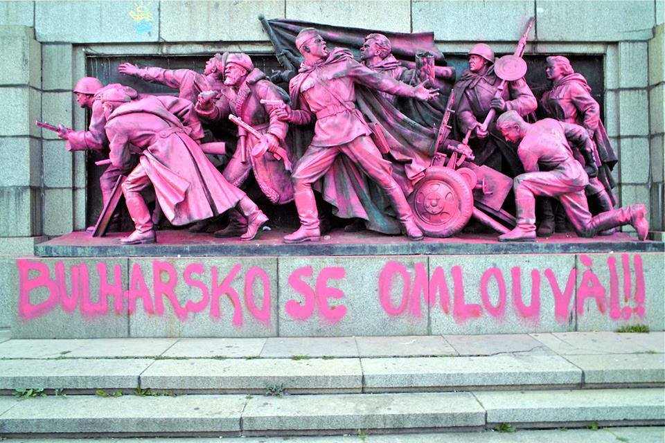 PinkArmy_21Aug2013_closeup